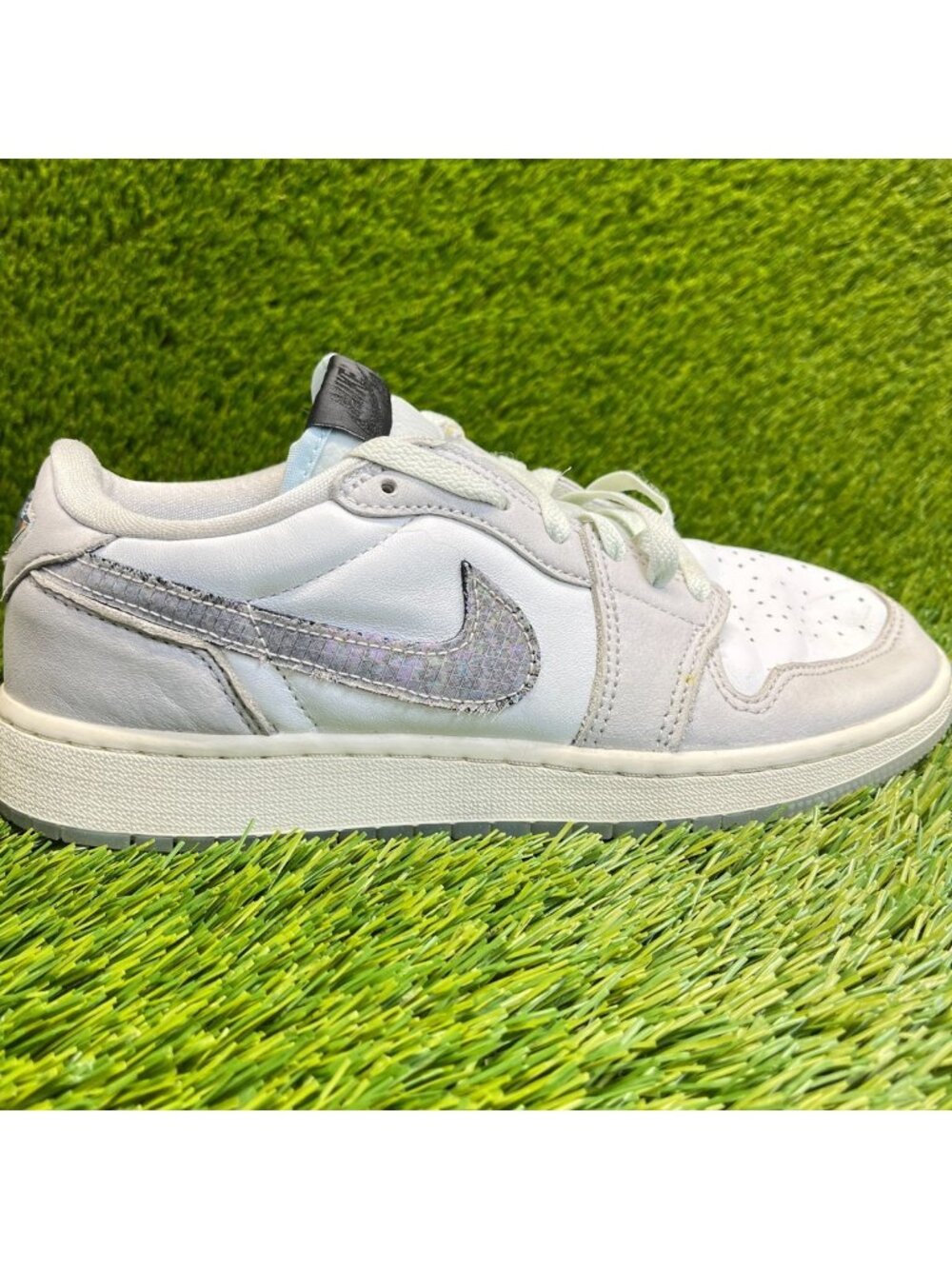 Nike Air Jordan 1 Retro Low OG Boys Size 6.5Y White Gray Athletic Shoes Sneakers